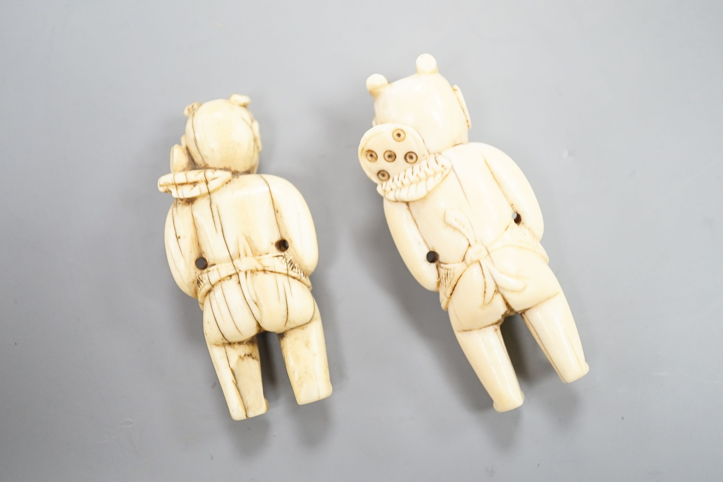 Two 19th century Chinese figural carved Ivory toggles, tallest 5.5 cm